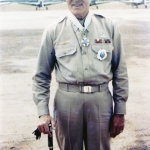 Panamá - General George Howard Brett. Comandante do Caribbean Defense Command condecorado com a Ordem do Cruzeiro do Sul no grau de Grande Oficial . 
Foto: John W. Buyers